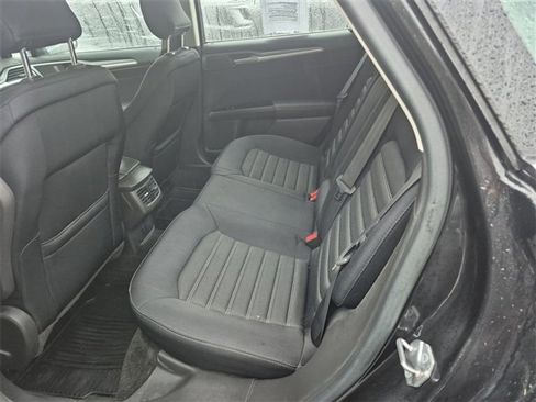 Used 2015 Ford Fusion SE image 21