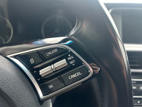 Used 2019 Kia Optima S w/ S Panoramic Sunroof Package image 7