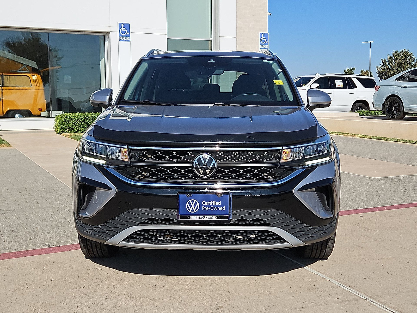 Certified 2024 Volkswagen Taos SE AWD/4WD image 3