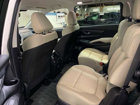 Used 2025 Subaru Ascent Premium image 6