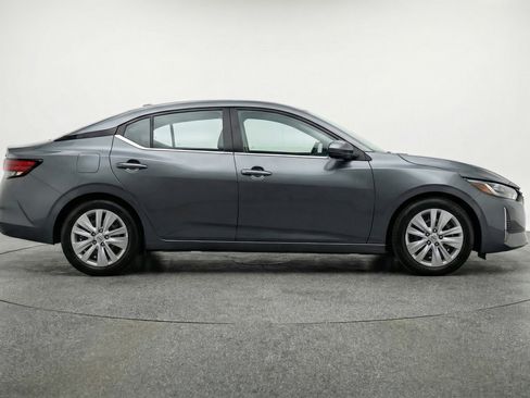Used 2025 Nissan Sentra S FWD image 11