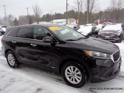Used 2019 Kia Sorento AWD image 2