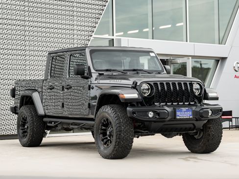 Used 2022 Jeep Gladiator Sport AWD/4WD image 1