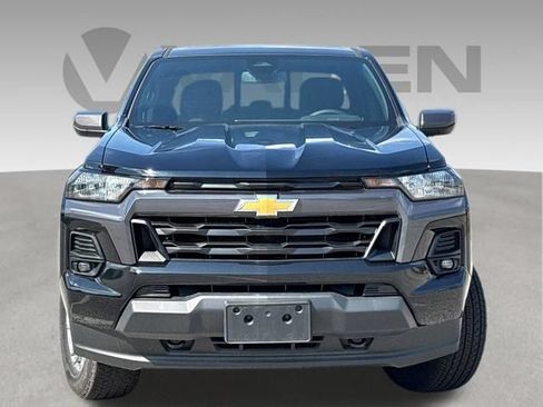 Used 2024 Chevrolet Colorado LT w/ LT Convenience Package II AWD/4WD image 2