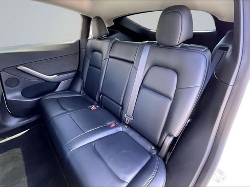 Used 2021 Tesla Model Y Long Range AWD/4WD image 25