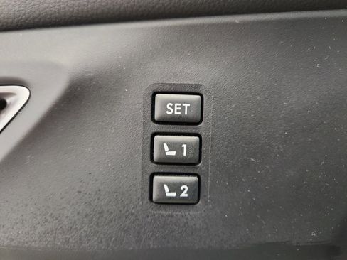 Used 2022 Subaru Ascent Limited w/ Technology Package image 10