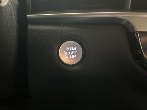 New 2025 Kia Sorento S image 17