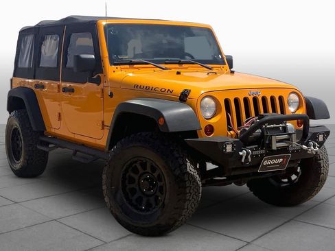 Used 2012 Jeep Wrangler Unlimited Rubicon w/ Connectivity Group AWD/4WD image 2