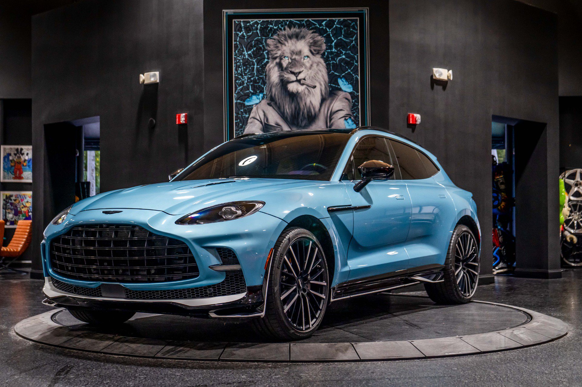 Used 2023 Aston Martin DBX 707 AWD/4WD image 1