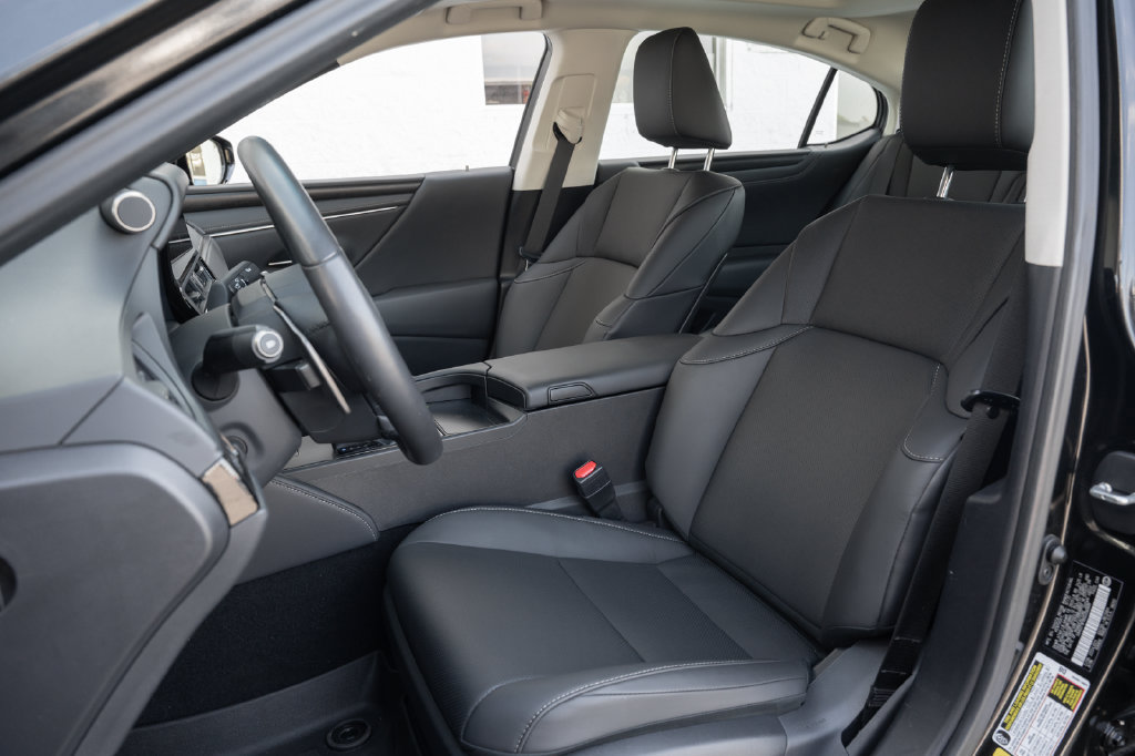 Used 2025 Lexus ES 350 w/ Premium Package FWD image 19