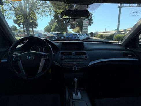 Used 2012 Honda Accord LX image 32
