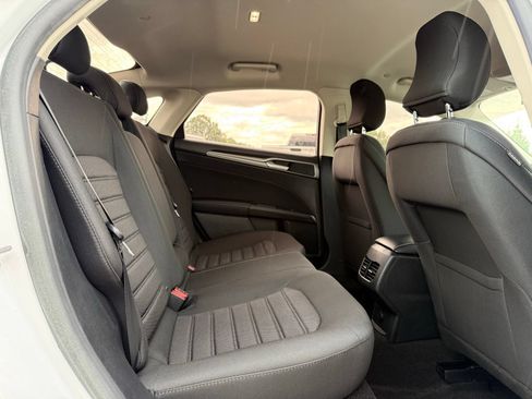 Used 2019 Ford Fusion SE FWD image 17
