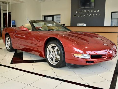 Used 2004 Chevrolet Corvette Convertible w/ Preferred Equipment Group RWD image 7