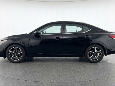 Used 2025 Nissan Sentra SV FWD image 5