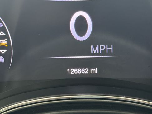 Used 2019 Jeep Grand Cherokee Overland AWD/4WD image 22