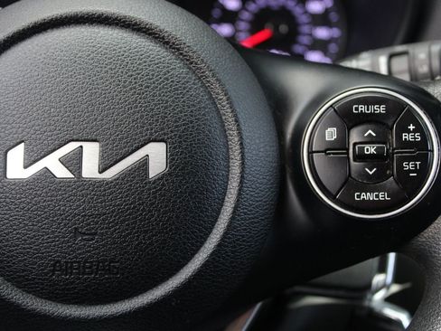 Used 2022 Kia Soul LX FWD image 28