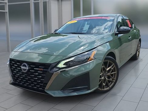 Certified 2025 Nissan Altima 2.5 SR w/ SR Premium Package AWD/4WD image 1