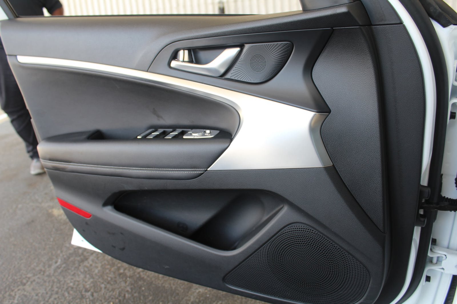 Used 2025 Genesis G70 2.5T RWD image 12