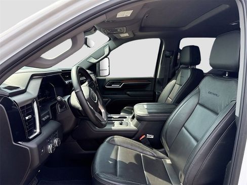 Used 2025 GMC Sierra 3500 Denali w/ Denali Reserve Package image 11