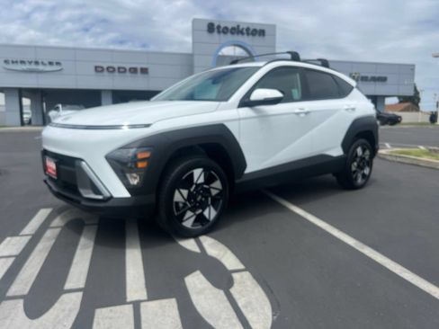 Used 2025 Hyundai Kona SEL AWD/4WD image 4