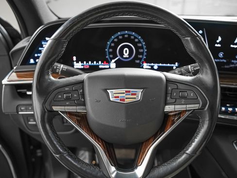Used 2021 Cadillac Escalade Premium Luxury AWD/4WD image 16