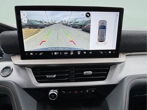 Used 2025 Ford Explorer Active image 18