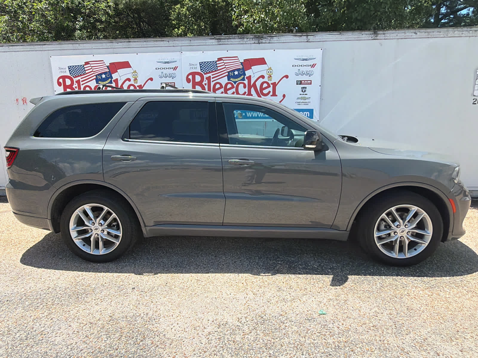 Used 2024 Dodge Durango GT RWD image 2