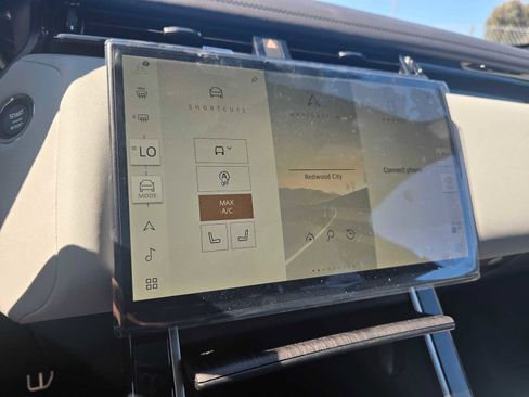 New 2026 Land Rover Range Rover Velar Dynamic SE image 28