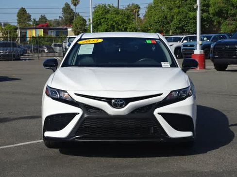 Used 2023 Toyota Camry SE FWD image 3