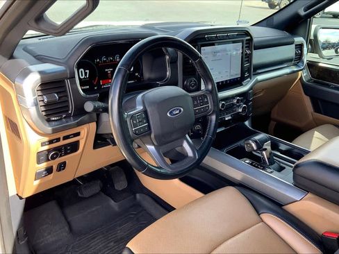 Used 2021 Ford F150 Lariat w/ Trailer Tow Package image 17