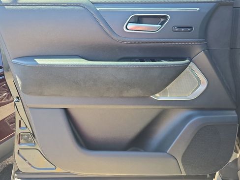 Certified 2025 INFINITI QX80 Sensory AWD/4WD image 8