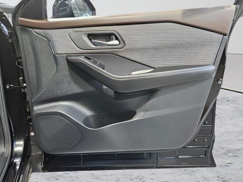 Certified 2023 Nissan Rogue SV AWD/4WD image 22