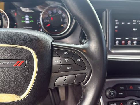Used 2018 Dodge Challenger SXT RWD image 17