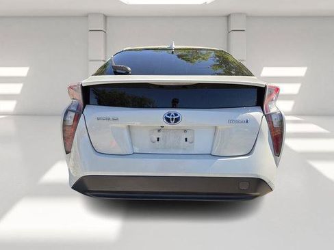Used 2016 Toyota Prius Four image 3