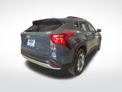 Used 2026 Chevrolet Trax LT w/ LT Convenience Package image 5