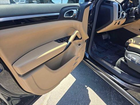 Used 2016 Porsche Cayenne S AWD/4WD image 23