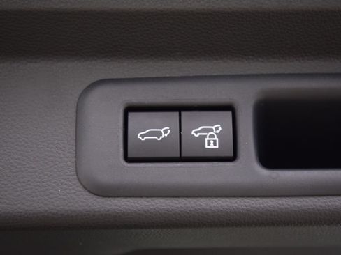 Used 2025 Toyota Sequoia Capstone AWD/4WD image 27