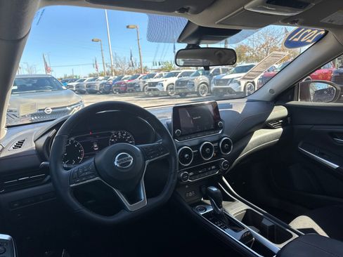 Used 2021 Nissan Sentra SR image 11