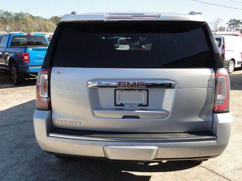 Used 2018 GMC Yukon Denali image 4