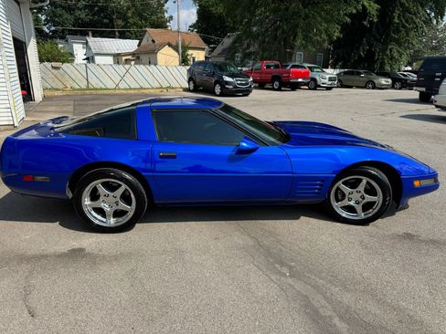 Used 1994 Chevrolet Corvette Coupe RWD image 9