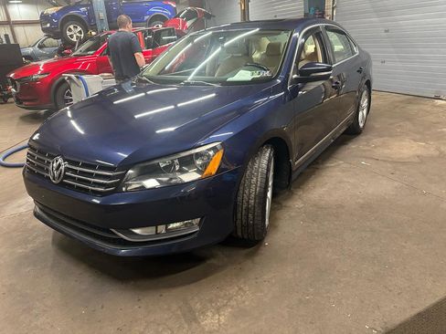 Used 2014 Volkswagen Passat 1.8T SEL Premium FWD image 1