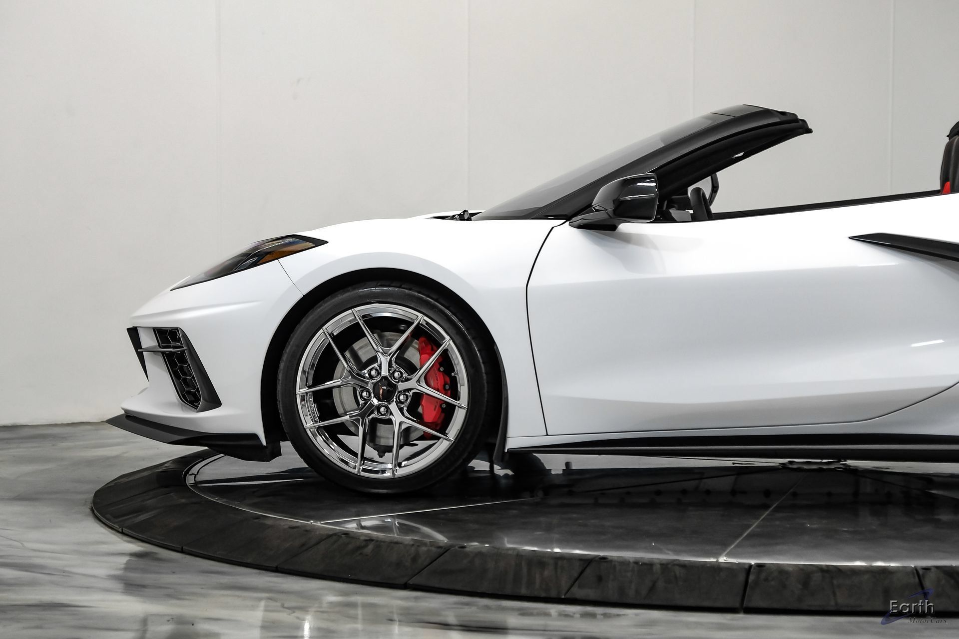 Used 2024 Chevrolet Corvette Stingray Premium Conv w/ Z51 Performance Package RWD image 10