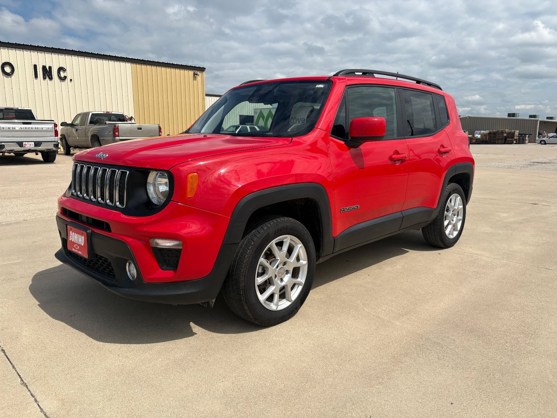 Used 2019 Jeep Renegade Latitude AWD/4WD image 2