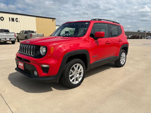 Used 2019 Jeep Renegade Latitude AWD/4WD image 2