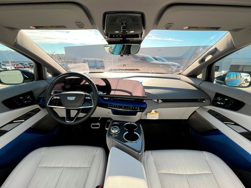 New 2026 Cadillac Optiq Sport 2 image 10