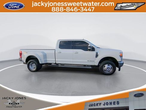 Certified 2022 Ford F350 Lariat w/ Lariat Value Package image 9