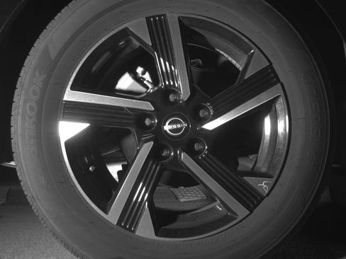 Used 2025 Nissan Sentra SV FWD image 15