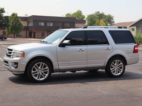 Used 2016 Ford Expedition Platinum AWD/4WD image 10