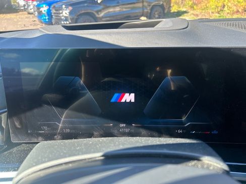 Used 2023 BMW X7 M60i w/ Executive Package image 27