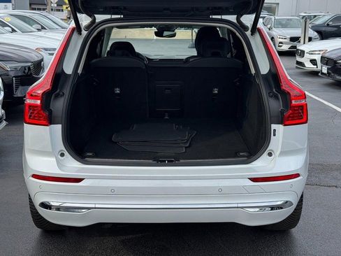 Certified 2023 Volvo XC60 B5 Plus w/ Climate Package image 5